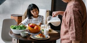 여름철 뼈 건강을 위한 균형 잡힌 식탁