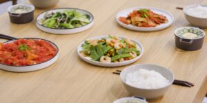 건강한 식단이 차려진 식탁
