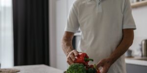 건강하고 균형 잡힌 시니어를 위한 여름철 식단